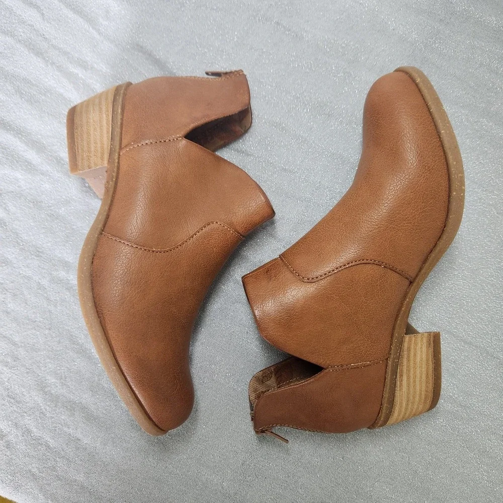 B.O.C. Born Concept Lucy Comfort Shooties Tan Brown Booties Size 6M Boho Cottage
